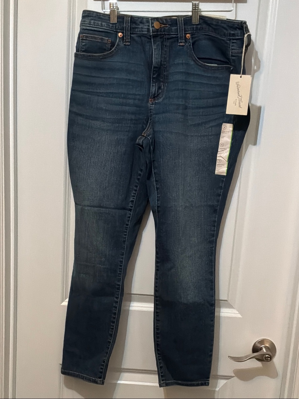 Universal Thread Women's Dark Wash Skinny Jeans High Rise Short Size 12